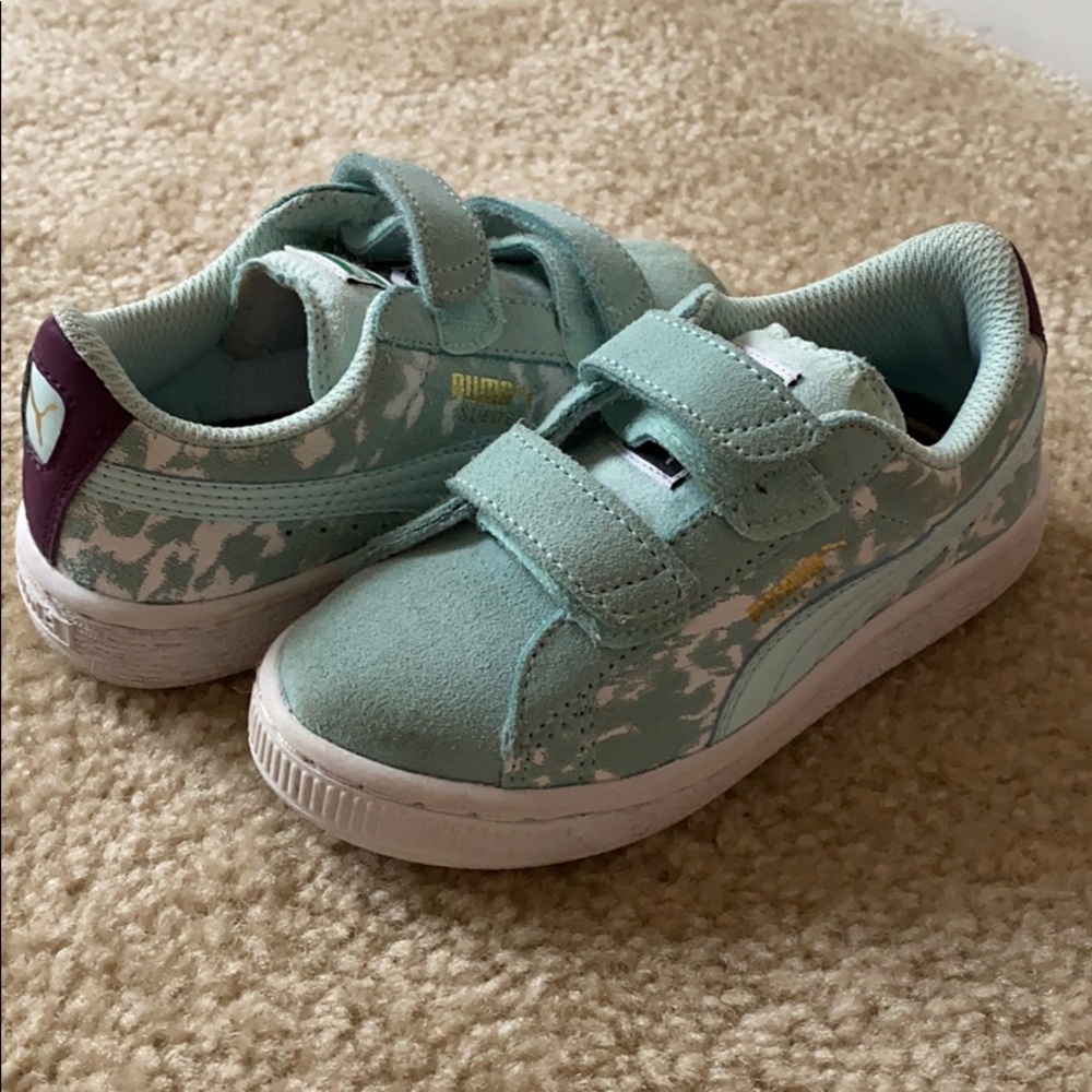 Toddler Puma Suede - gently used size 10.5 (US)